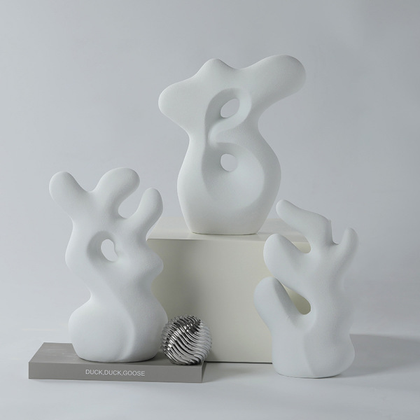 Abstract irregular ceramic ornaments are creative and simple 8