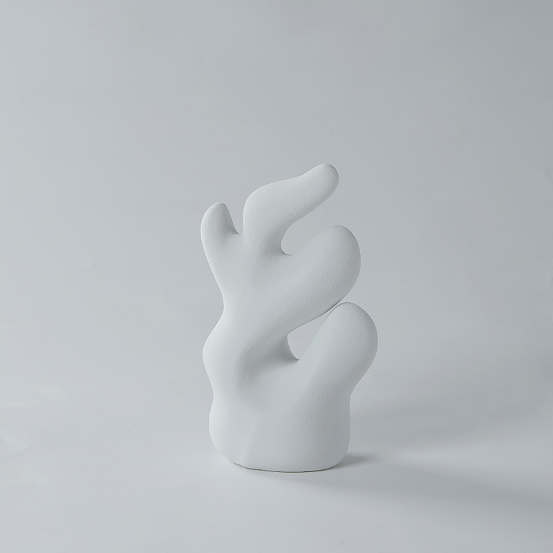 Abstract irregular ceramic ornaments are creative and simple 8