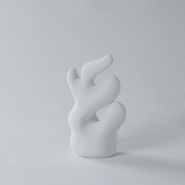 Abstract irregular ceramic ornaments are creative and simple 8