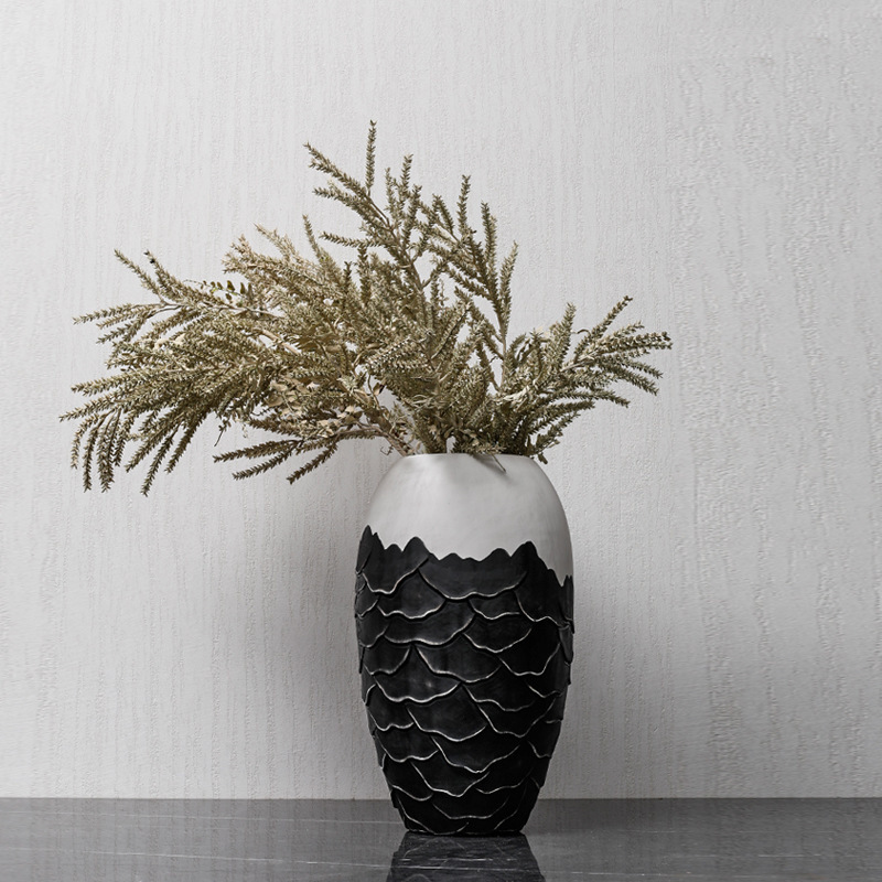 Creative simple black and white wave ceramic vase 10
