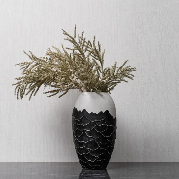 Creative simple black and white wave ceramic vase 10