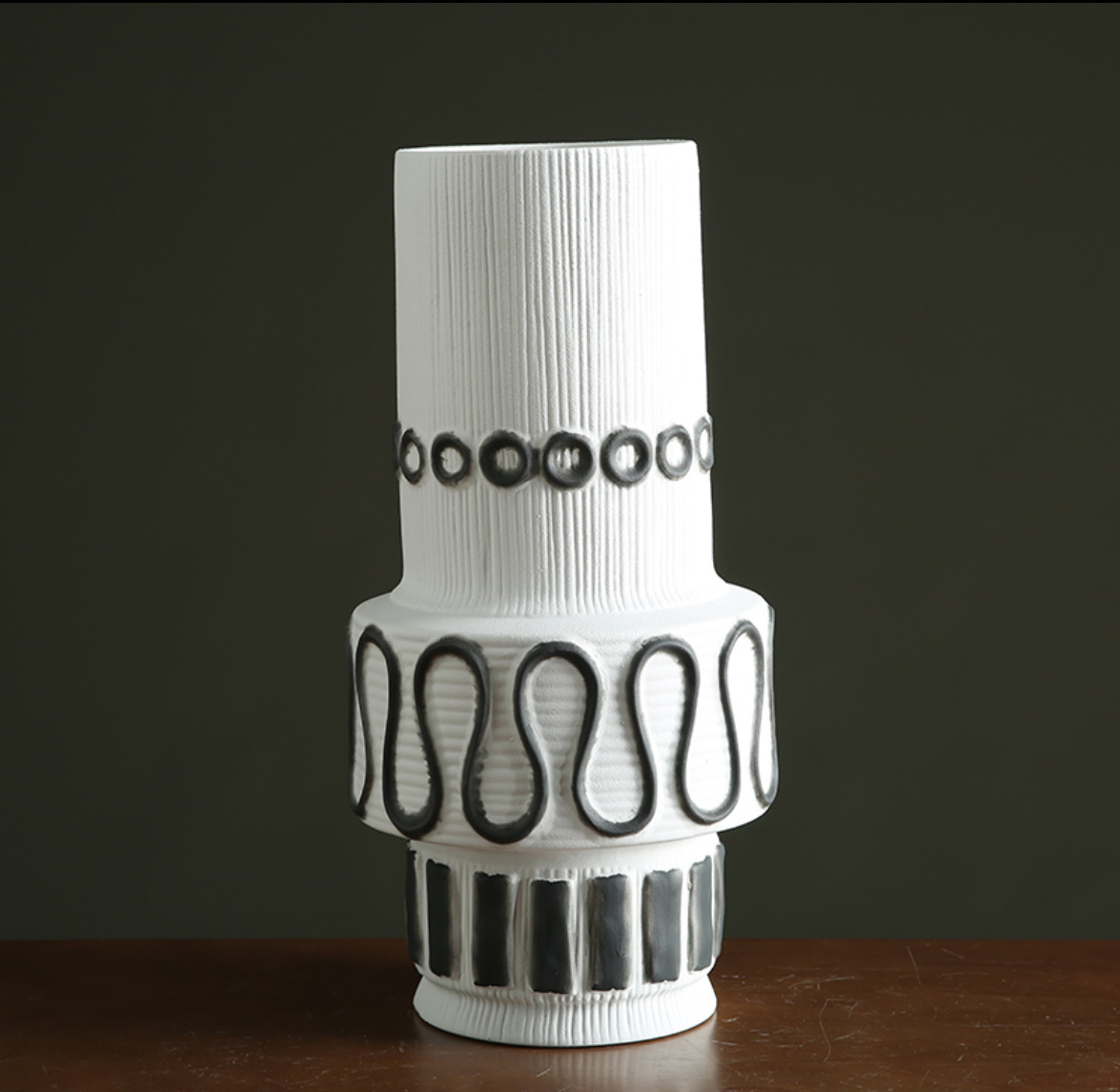Black and white ceramic vase with geometric pattern and dried flowers 33