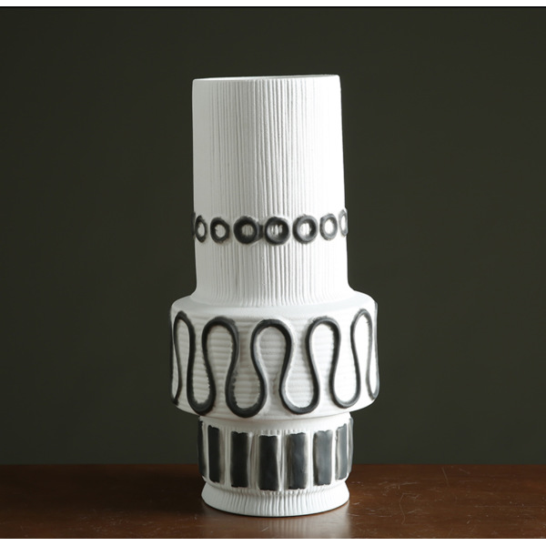 Black and white ceramic vase with geometric pattern and dried flowers 33