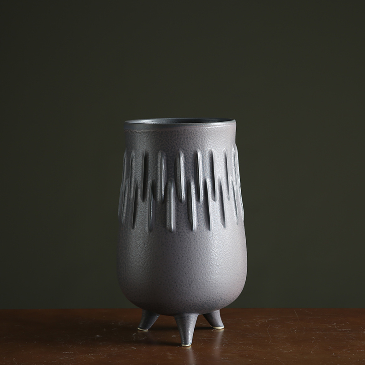 Black and white ceramic vase with geometric pattern and dried flowers 33