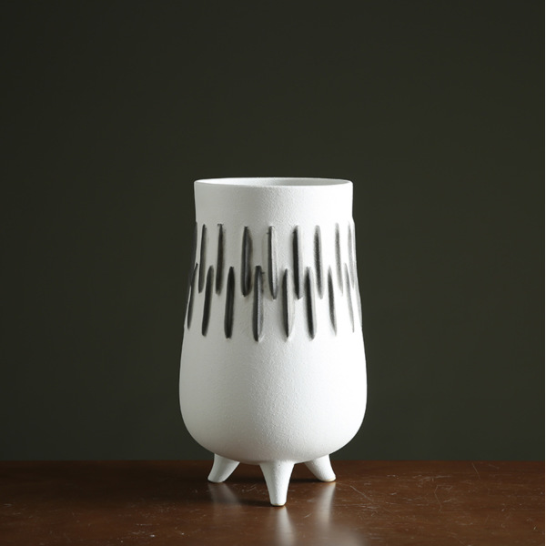 Black and white ceramic vase with geometric pattern and dried flowers 33